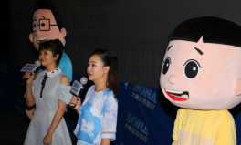 强忍欢笑小姐姐,揭秘隐藏在笑容背后的故事